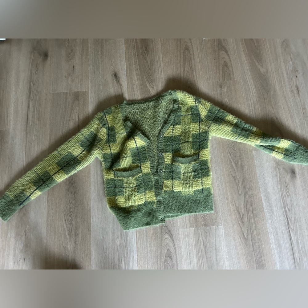 Green fuzzy sweater​​​​​